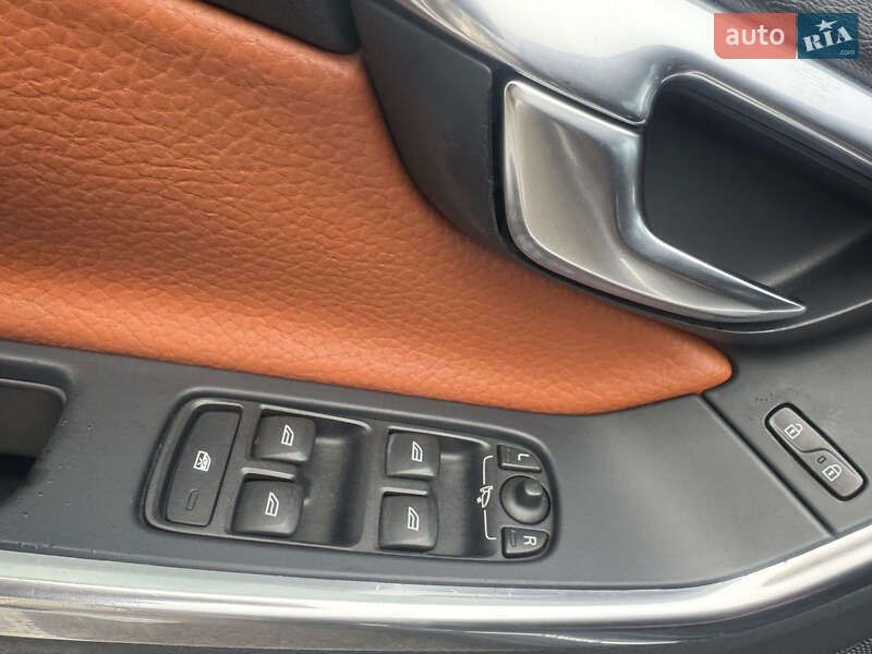 Седан Volvo S60 2011 в Житомире