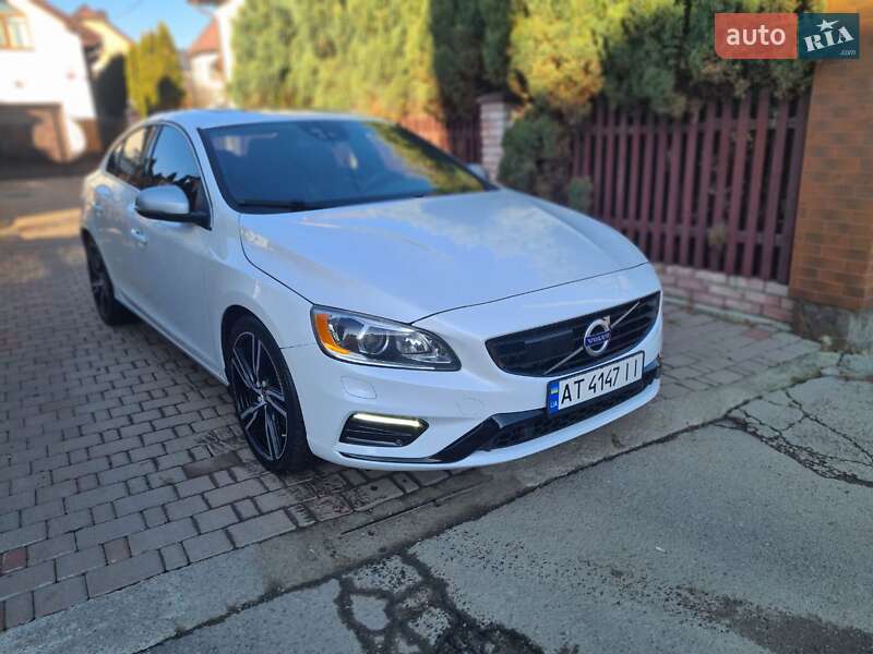 Седан Volvo S60 2015 в Ивано-Франковске