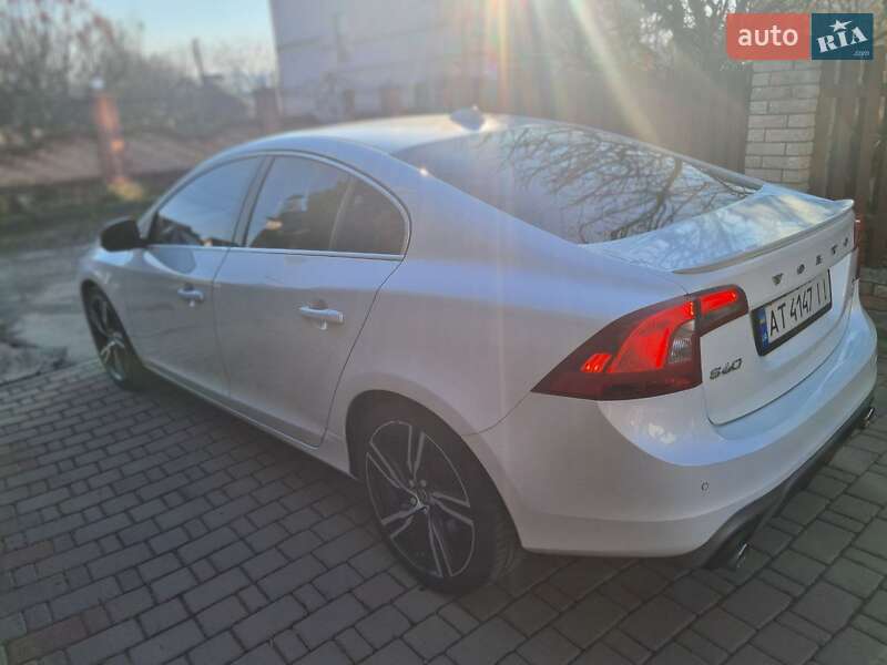 Седан Volvo S60 2015 в Ивано-Франковске