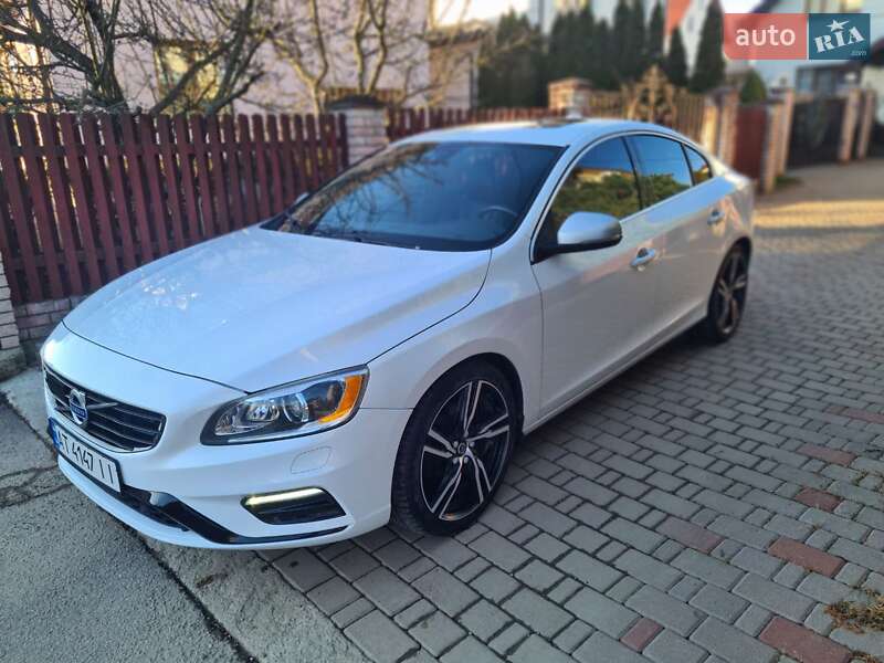 Седан Volvo S60 2015 в Ивано-Франковске