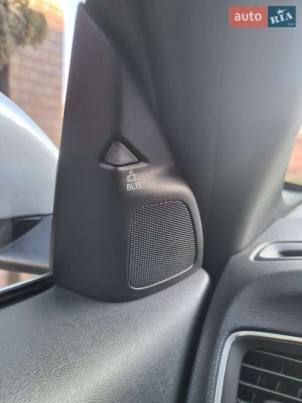 Седан Volvo S60 2015 в Ивано-Франковске