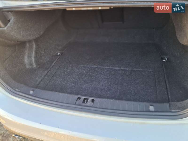 Седан Volvo S60 2015 в Ивано-Франковске