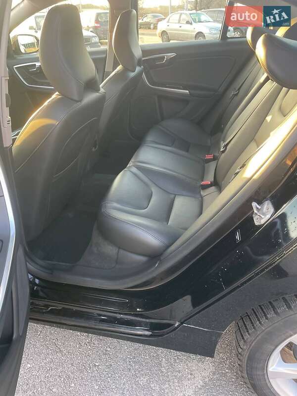 Седан Volvo S60 2016 в Житомире