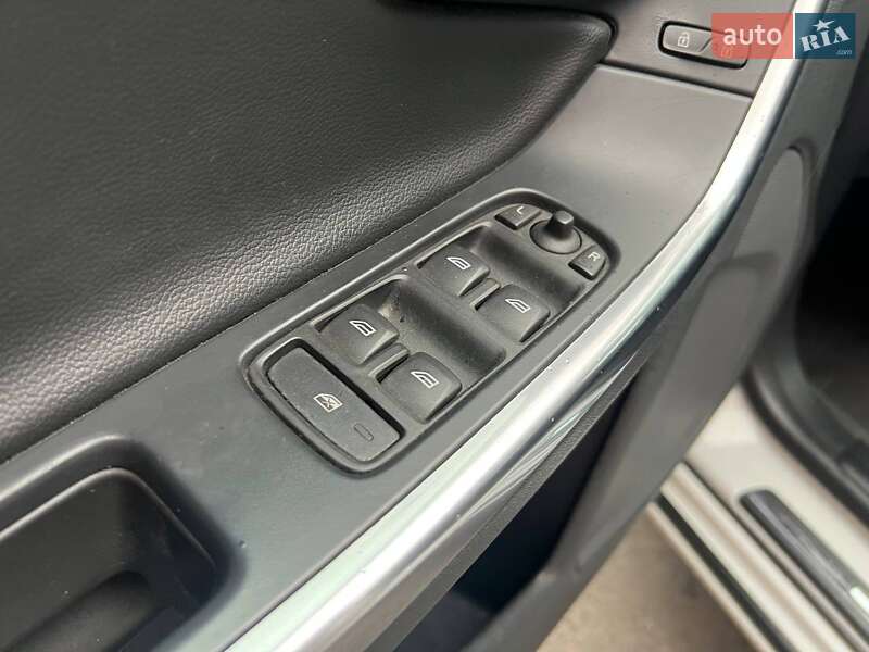 Седан Volvo S60 2015 в Киеве