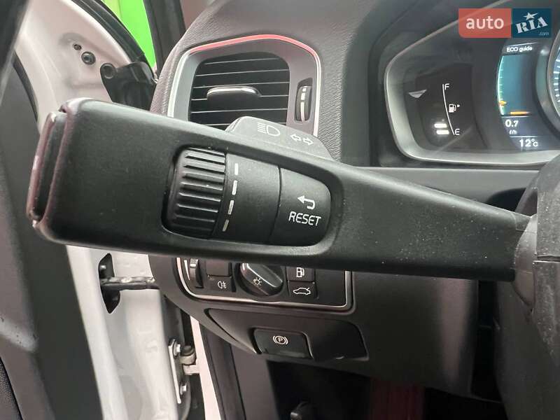 Седан Volvo S60 2015 в Киеве