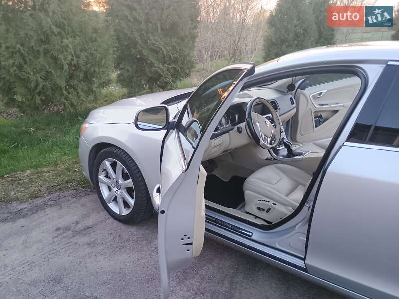 Седан Volvo S60 2015 в Костополе