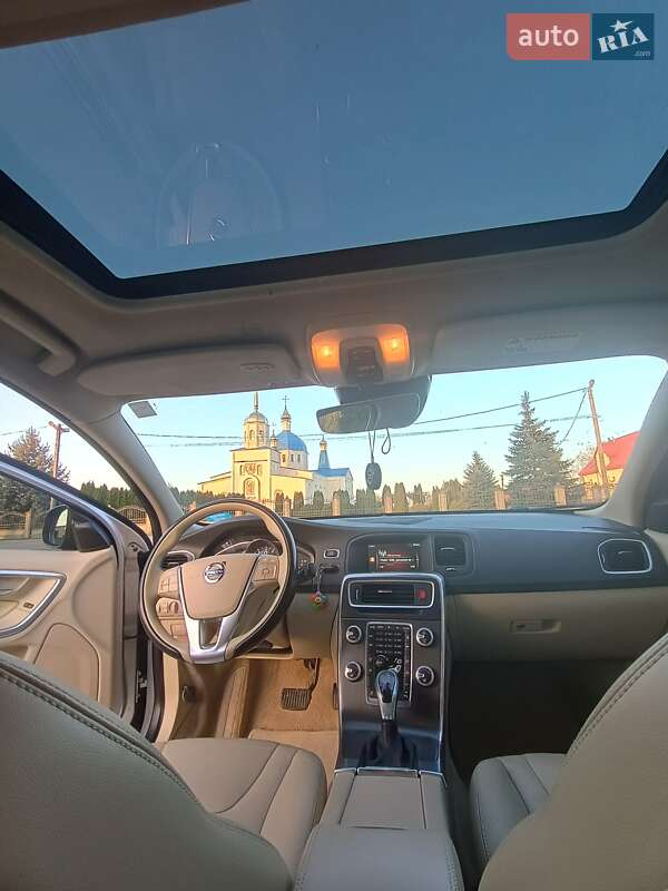 Седан Volvo S60 2015 в Костополе