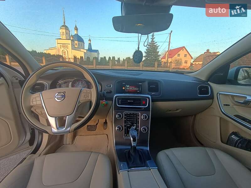Седан Volvo S60 2015 в Костополе