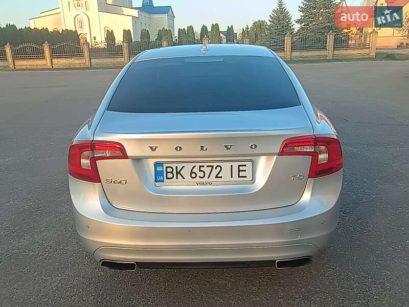 Седан Volvo S60 2015 в Костополе
