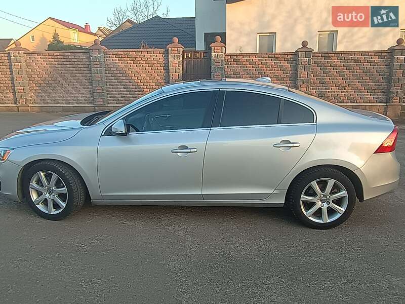 Седан Volvo S60 2015 в Костополе