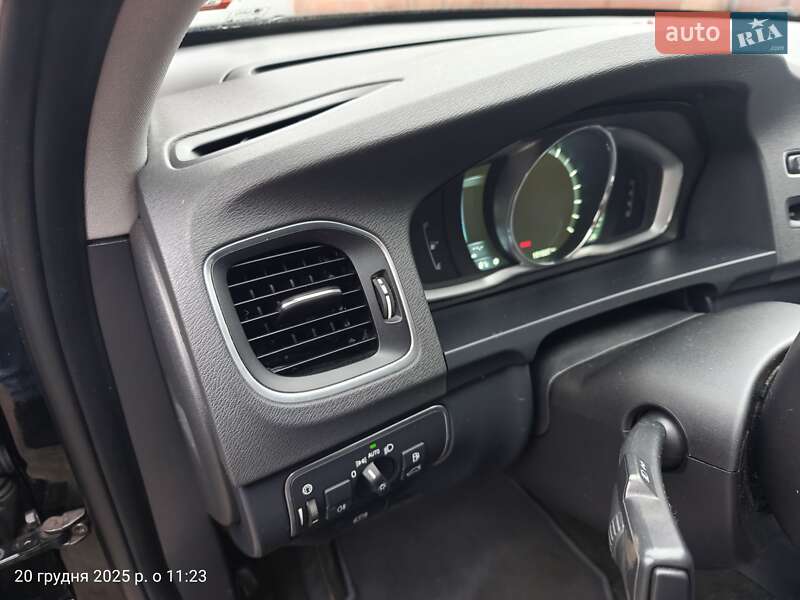 Седан Volvo S60 2013 в Полтаве