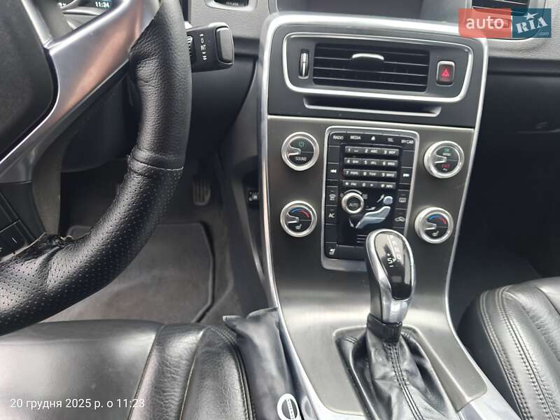 Седан Volvo S60 2013 в Полтаве