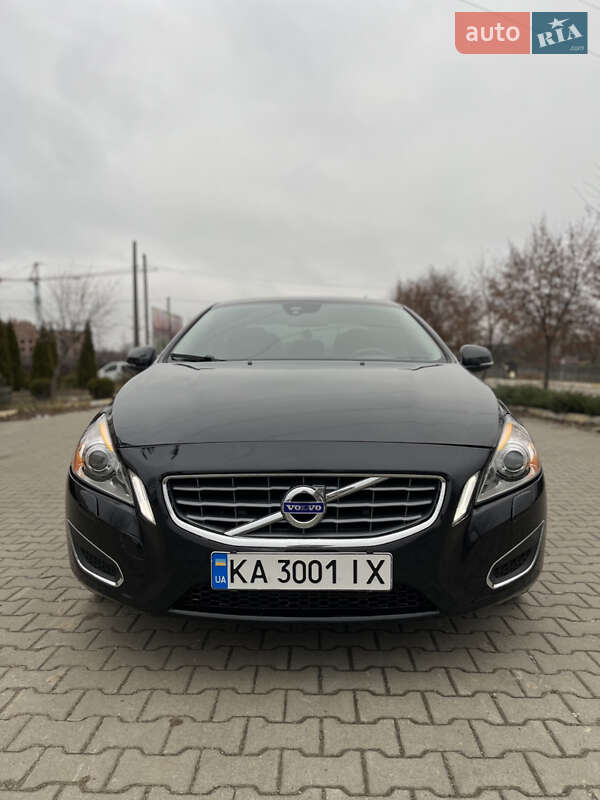 Седан Volvo S60 2012 в Киеве
