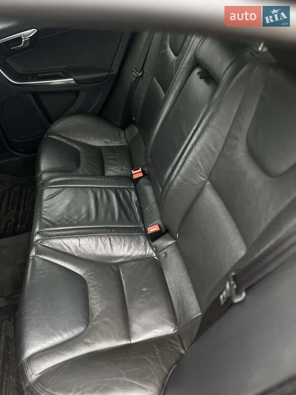 Седан Volvo S60 2012 в Киеве