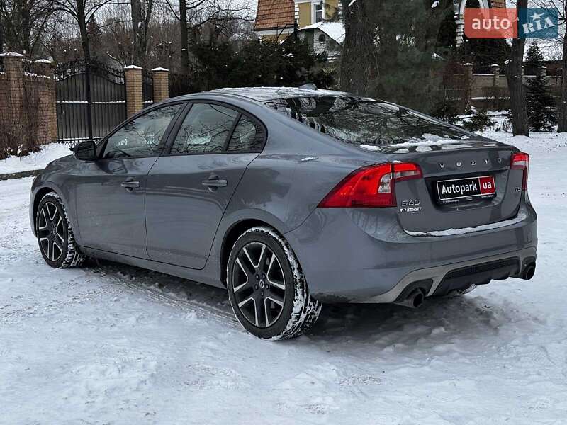 Седан Volvo S60 2016 в Києві