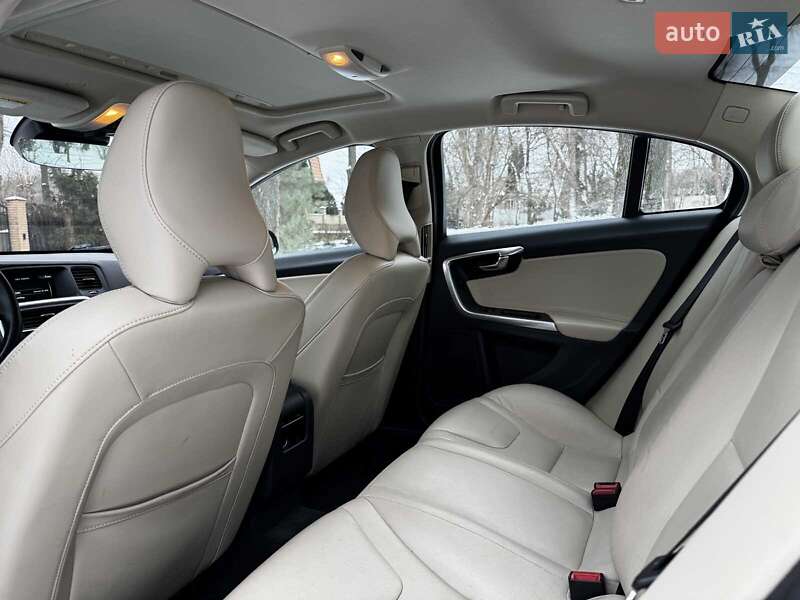 Седан Volvo S60 2016 в Києві