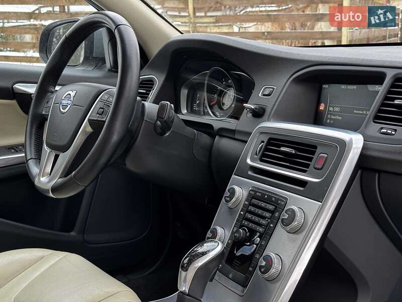 Седан Volvo S60 2016 в Києві