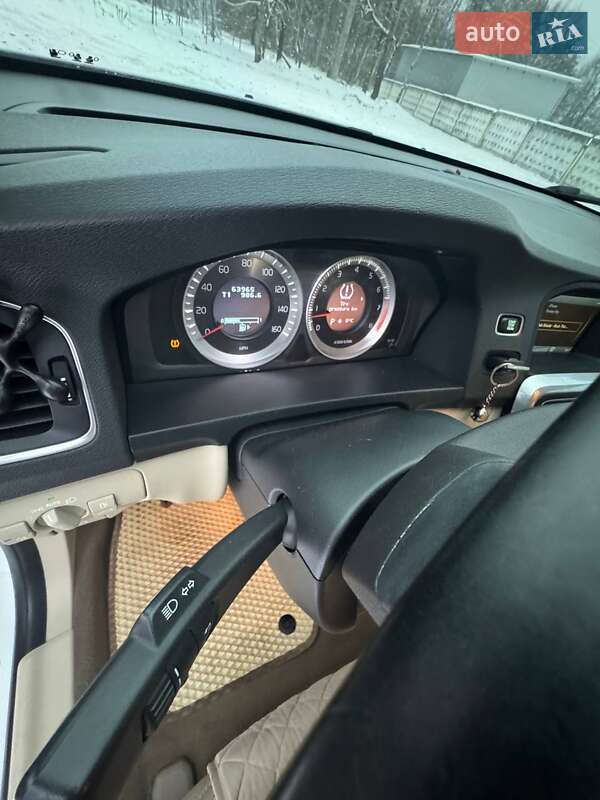 Седан Volvo S60 2013 в Новояворовске