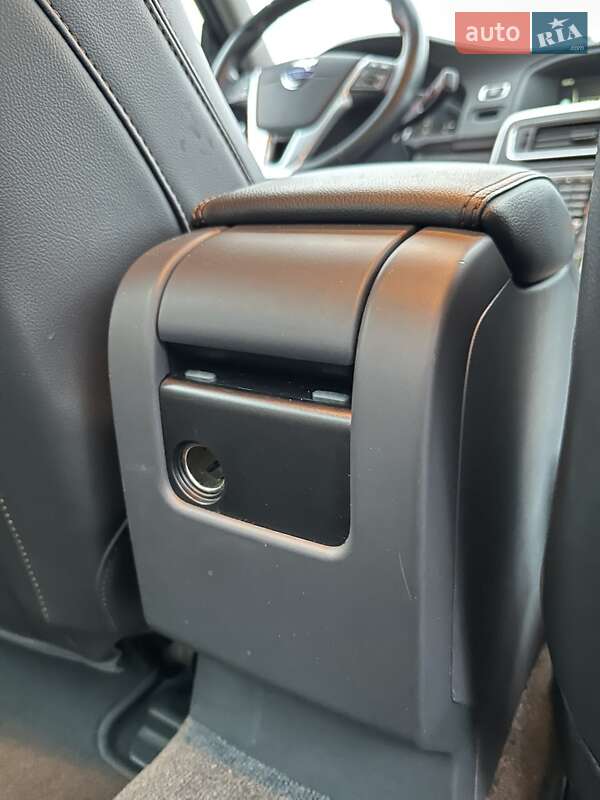 Седан Volvo S60 2015 в Белогородке