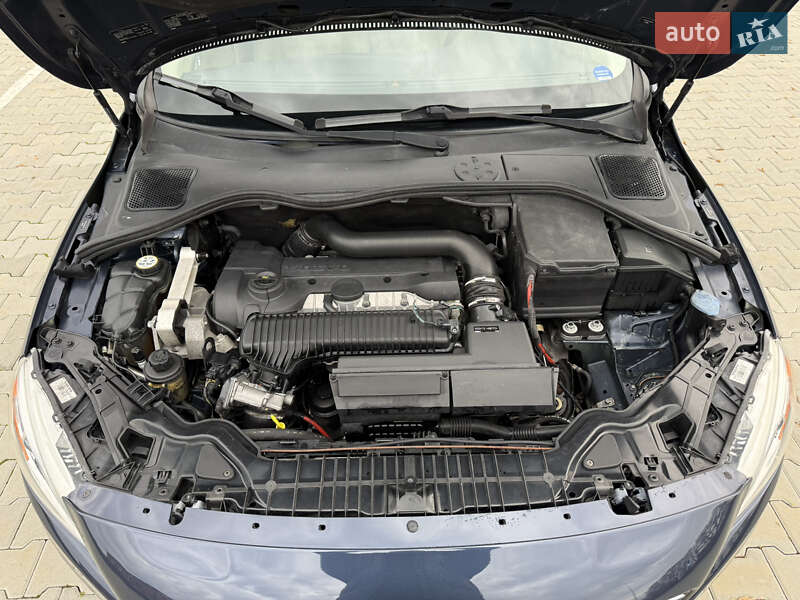 Седан Volvo S60 2014 в Нововолынске