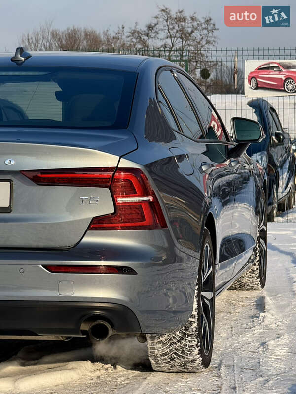 Седан Volvo S60 2019 в Киеве