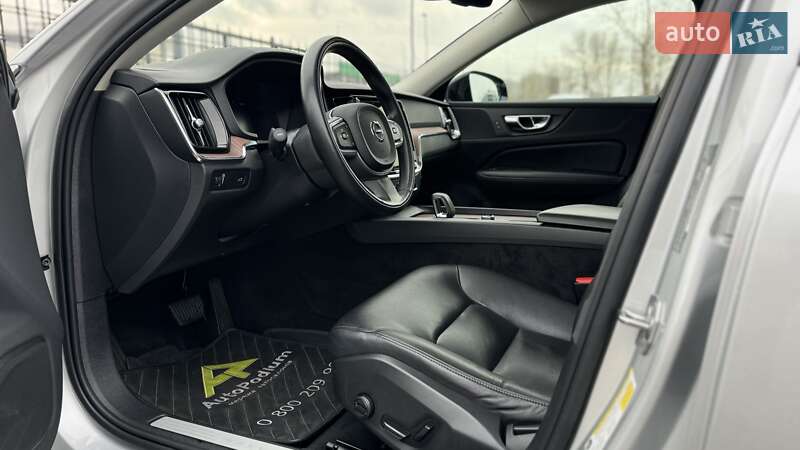 Седан Volvo S60 2021 в Киеве