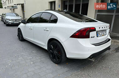 Седан Volvo S60 2013 в Львове
