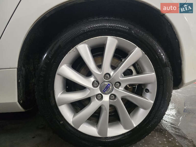 Седан Volvo S60 2015 в Житомире