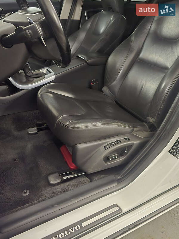 Седан Volvo S60 2015 в Житомире