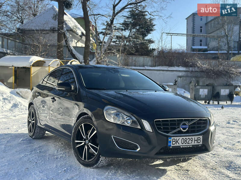 Седан Volvo S60 2011 в Львове