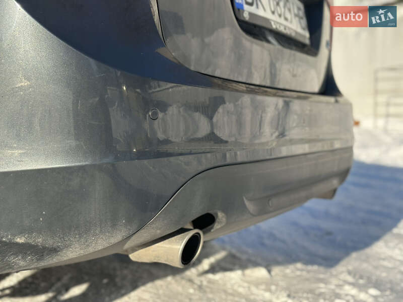 Седан Volvo S60 2011 в Львове