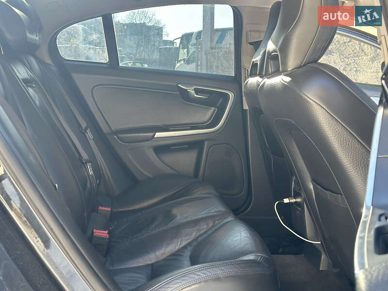 Седан Volvo S60 2011 в Львове