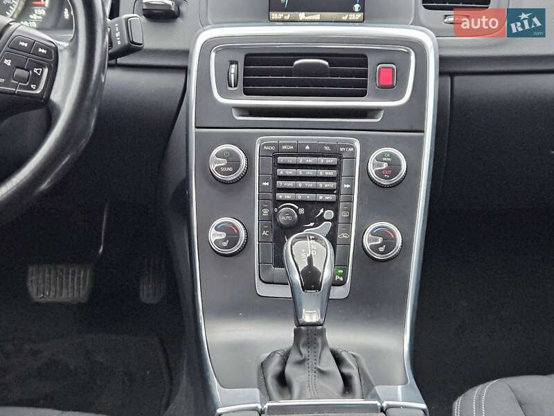 Седан Volvo S60 2015 в Киеве фото 43 Седан Volvo S60 2015 в Киеве