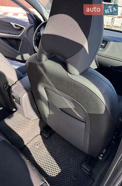 Седан Volvo S60 2014 в Киеве