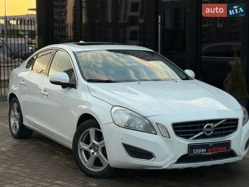 Седан Volvo S60 2013 в Киеве