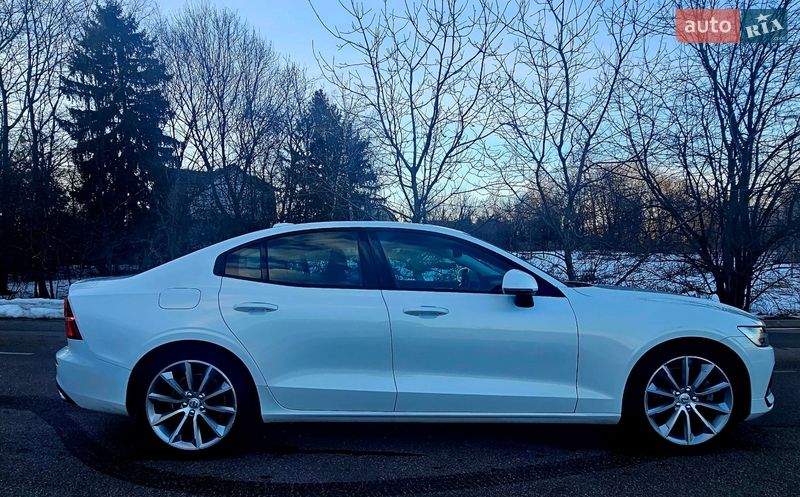 Седан Volvo S60 2020 в Киеве