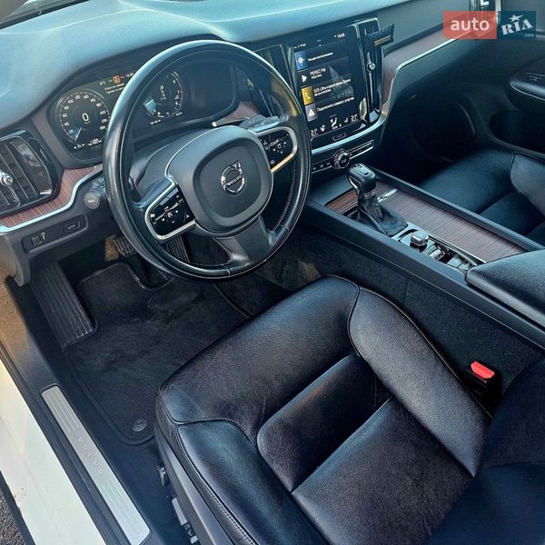 Седан Volvo S60 2020 в Киеве