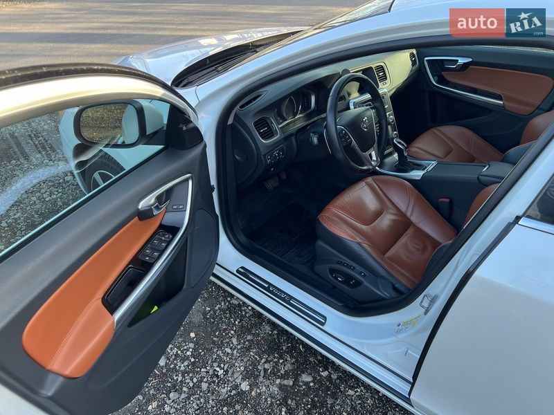 Седан Volvo S60 2014 в Тернополе