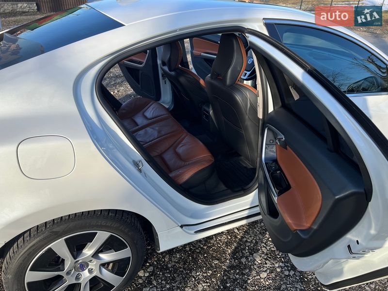 Седан Volvo S60 2014 в Тернополе