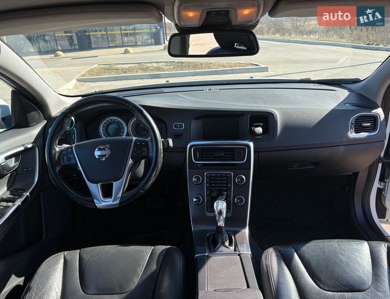 Седан Volvo S60 2013 в Киеве