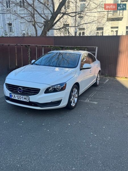 Седан Volvo S60 2016 в Киеве