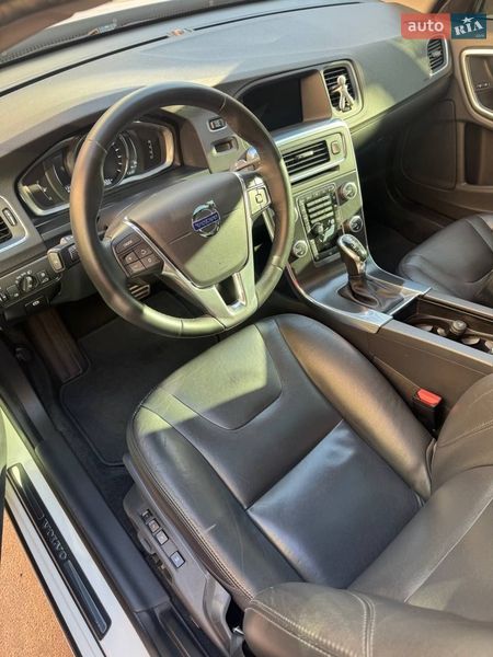 Седан Volvo S60 2016 в Киеве