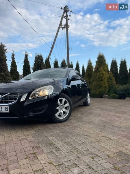 Седан Volvo S60 2012 в Калуше