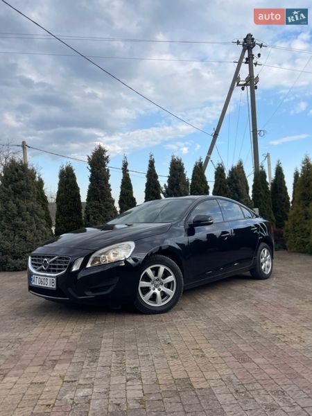 Седан Volvo S60 2012 в Калуше