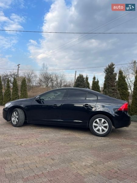 Седан Volvo S60 2012 в Калуше