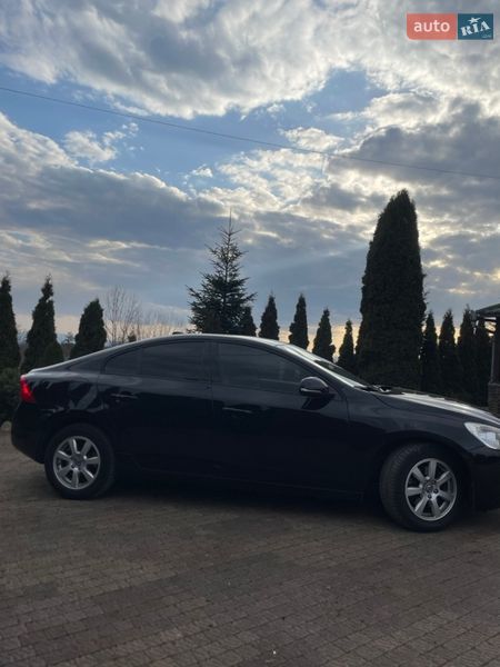 Седан Volvo S60 2012 в Калуше