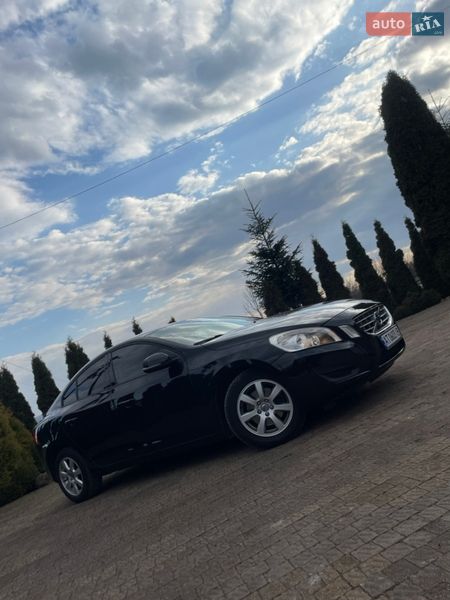 Седан Volvo S60 2012 в Калуше