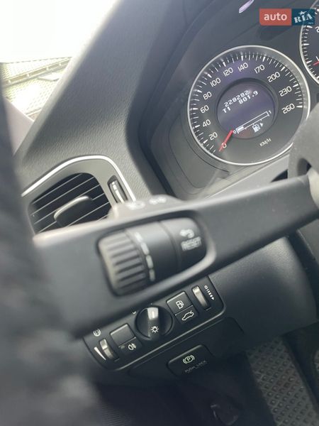 Седан Volvo S60 2012 в Калуше