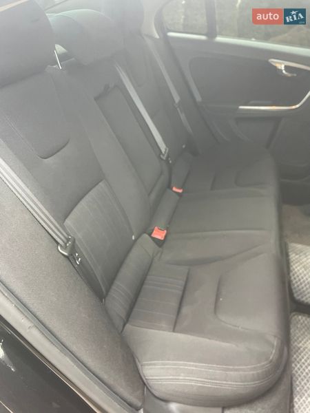 Седан Volvo S60 2012 в Калуше