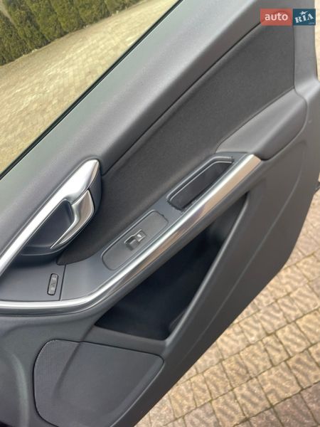 Седан Volvo S60 2012 в Калуше